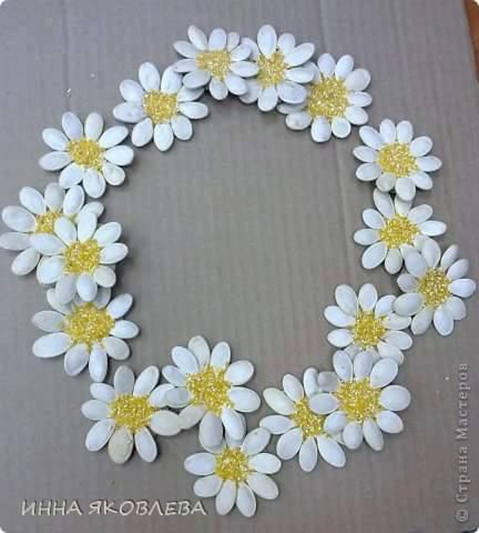 Поделки из тыквенных семечек своими руками