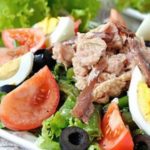 Салат с консервированным тунцом: рецепт простой и вкусной закуски