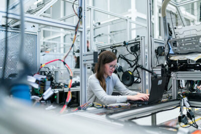 Women_in_engineering_professions